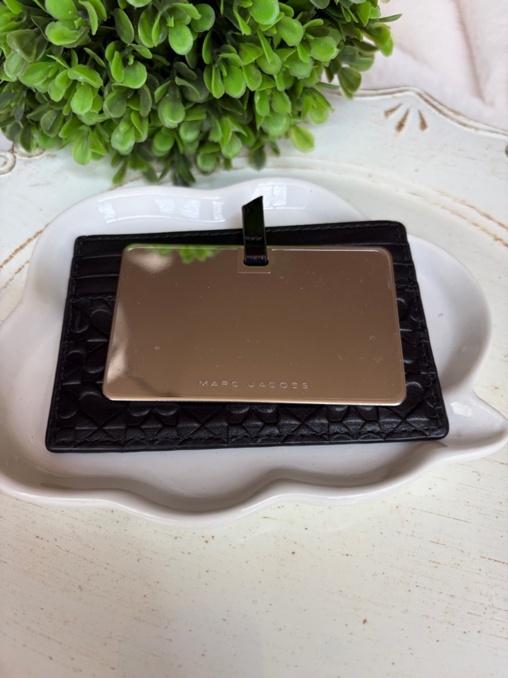 Marc Jacobs silver Metal Compact Mirror with pull tab new - Picture 5 of 5